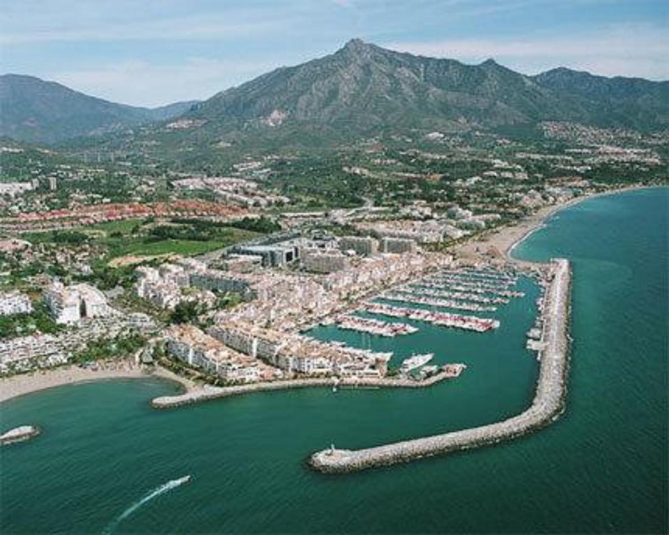Apartamento 409 Marina Real Puerto De La Duquesa Playa Manilva Luaran gambar
